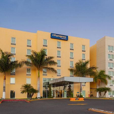 City Express By Marriott Celaya Parque Екстериор снимка
