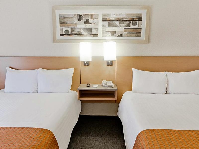 City Express By Marriott Celaya Parque Екстериор снимка