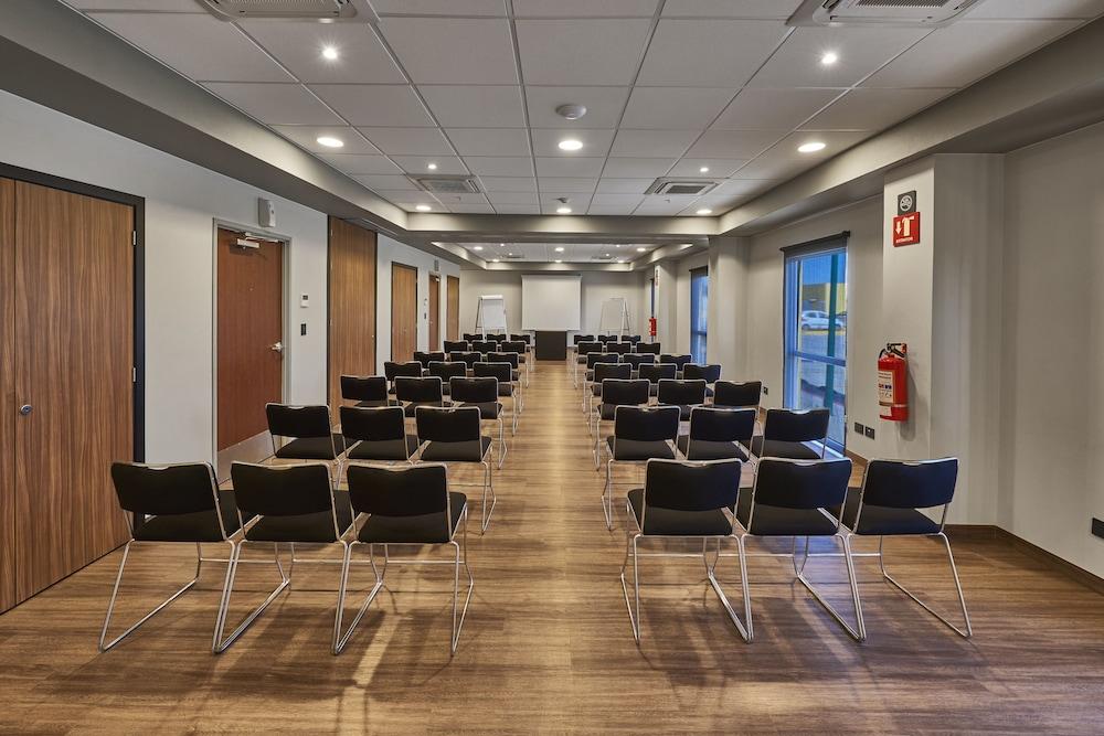 City Express By Marriott Celaya Parque Екстериор снимка