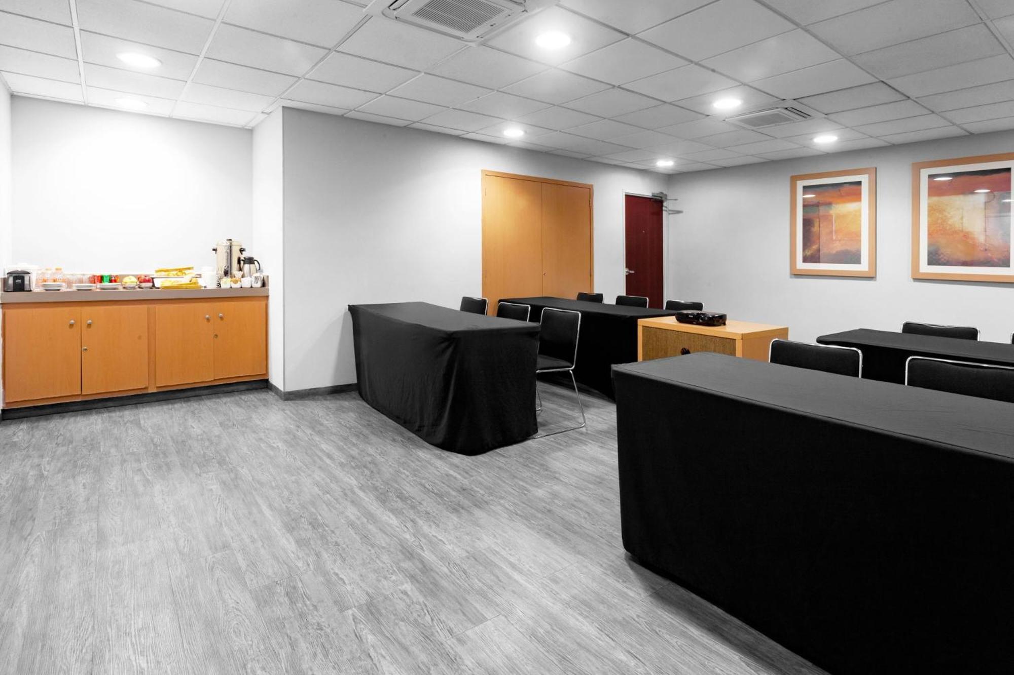 City Express By Marriott Celaya Parque Екстериор снимка