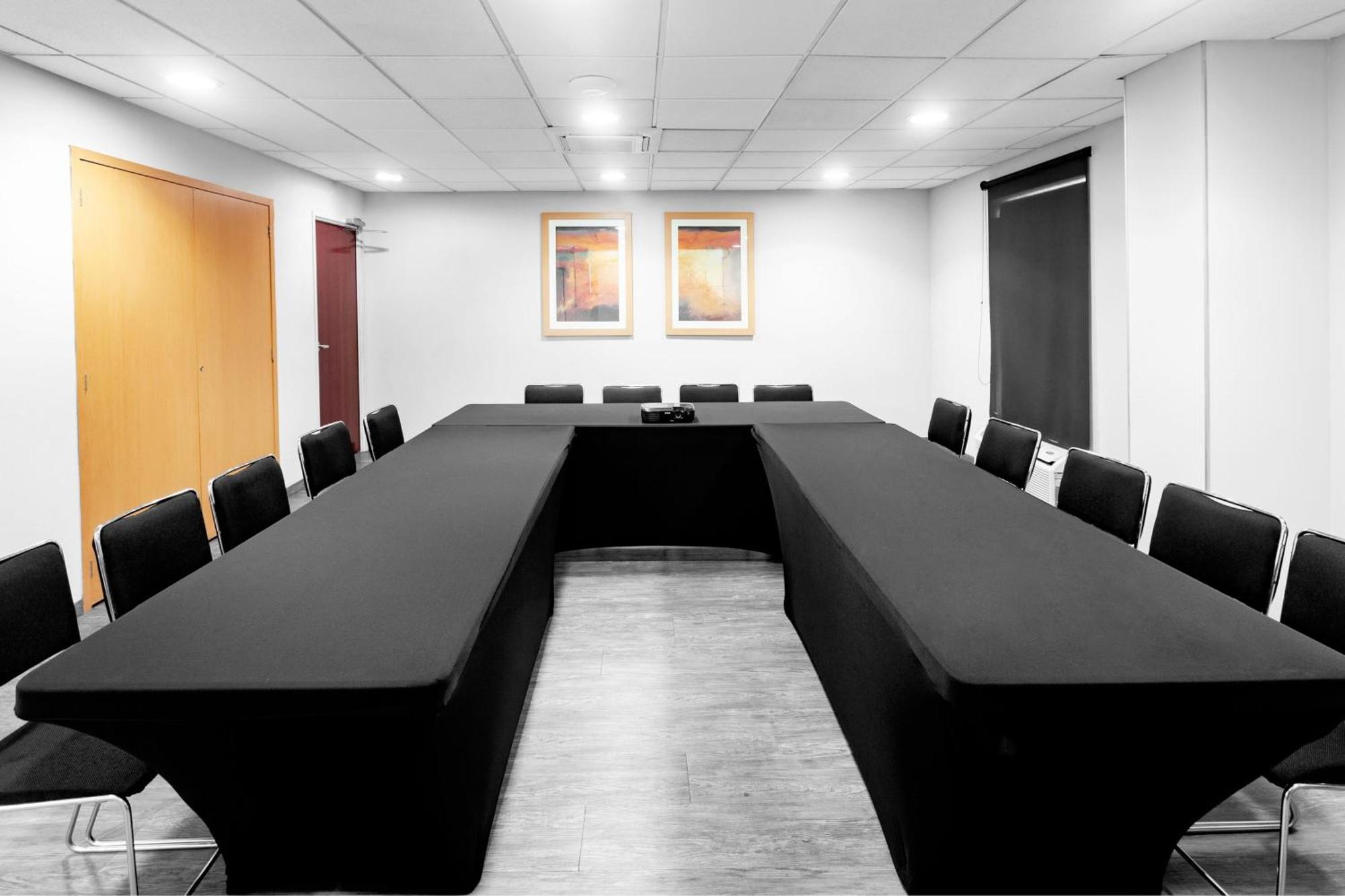 City Express By Marriott Celaya Parque Екстериор снимка