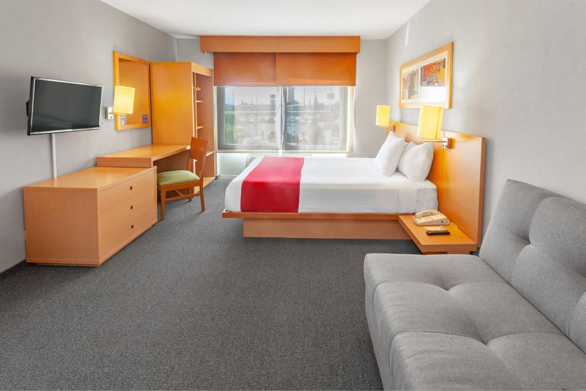 City Express By Marriott Celaya Parque Екстериор снимка