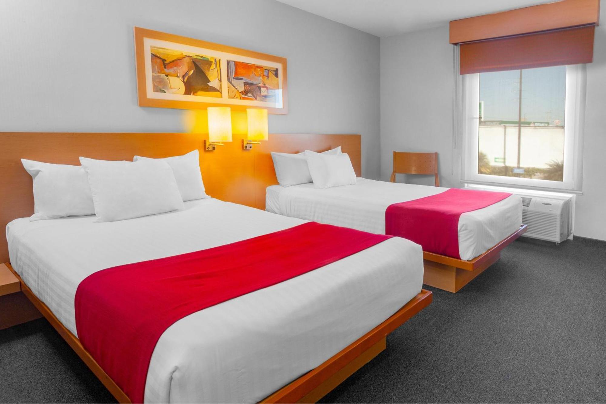 City Express By Marriott Celaya Parque Екстериор снимка