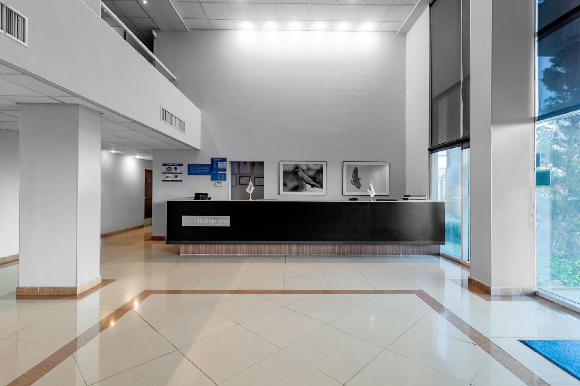 City Express By Marriott Celaya Parque Екстериор снимка