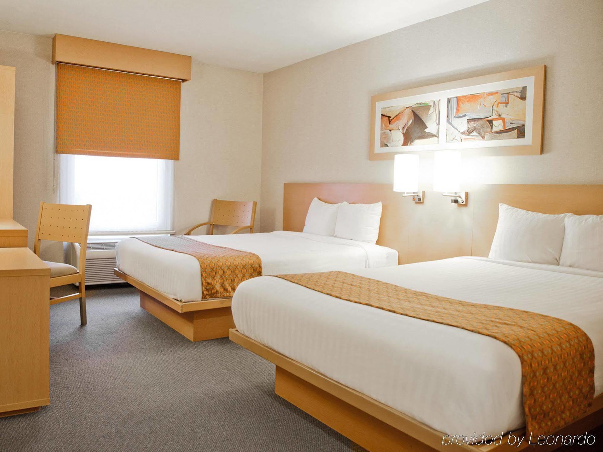 City Express By Marriott Celaya Parque Екстериор снимка