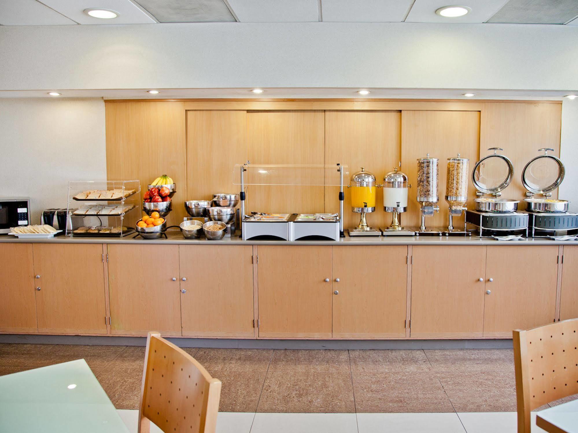 City Express By Marriott Celaya Parque Екстериор снимка